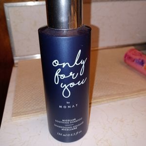 Brand new. Cellular Soothing Shampoo from Monat.